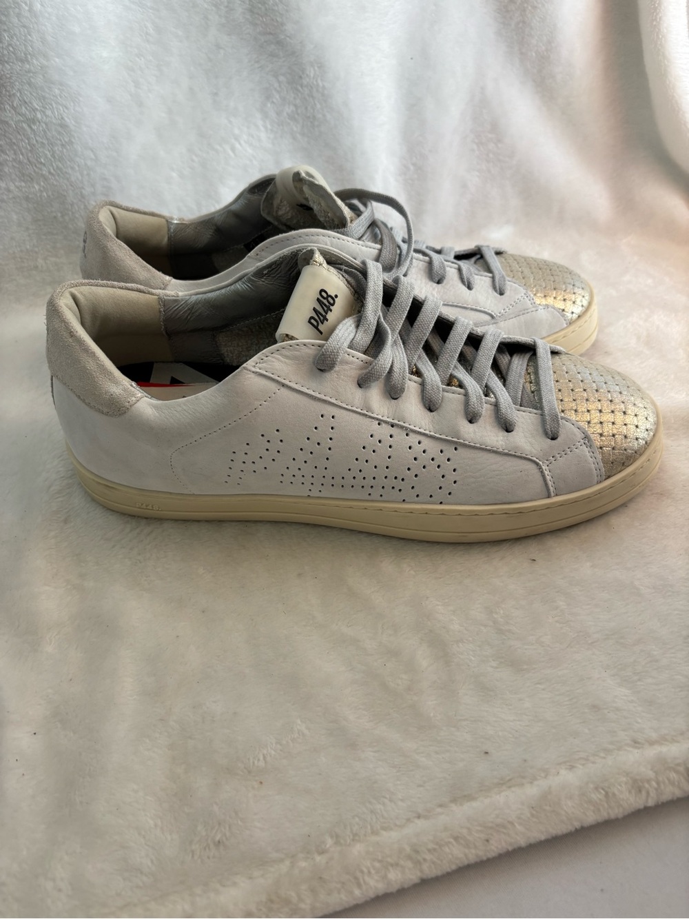 P448 John Low Top Sneakers Women’s White/gray Metallic Size 12